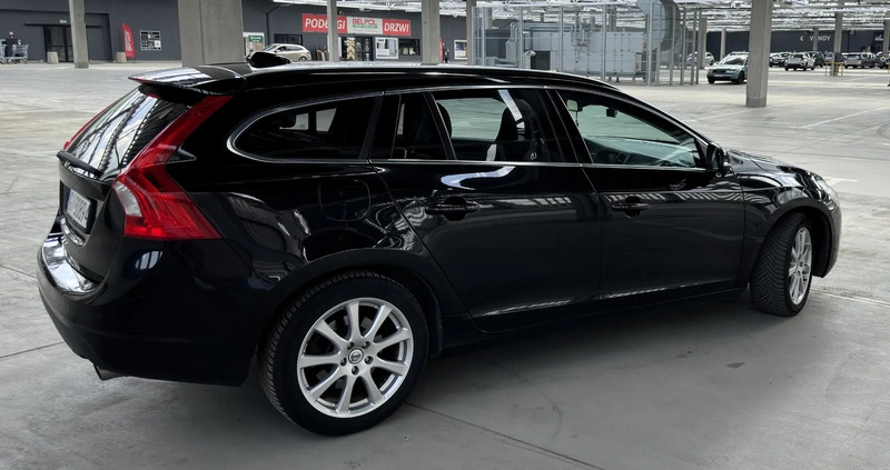 Volvo V60 cena 34900 przebieg: 262000, rok produkcji 2011 z Olsztyn małe 781